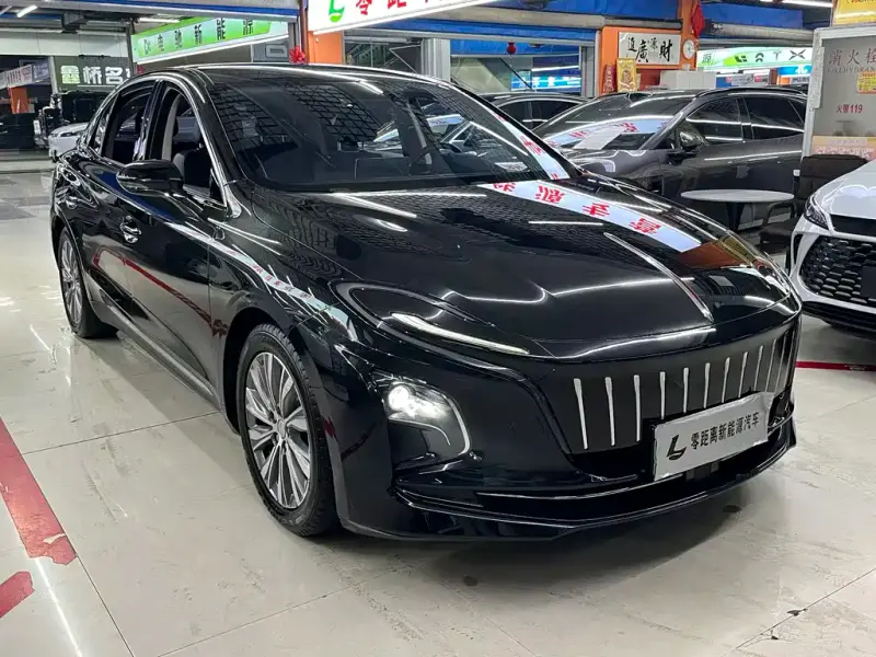 Hongqi E-QM5, 2024