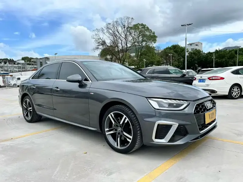 Audi A4L, 2022