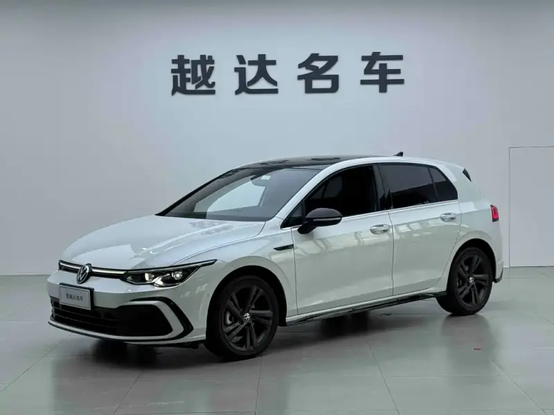 Volkswagen Golf, 2024