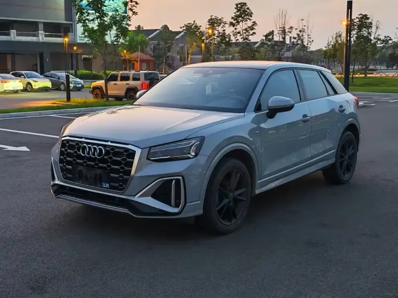 Audi Q2L, 2022