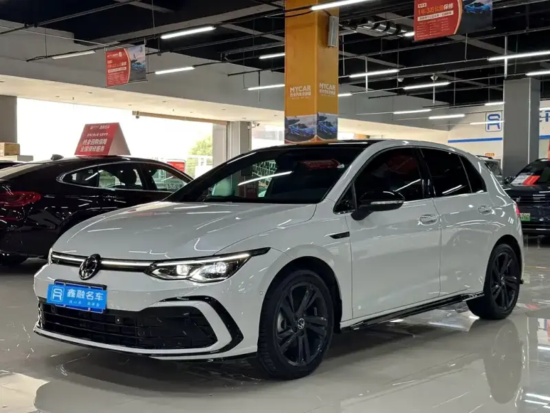 Volkswagen Golf, 2022