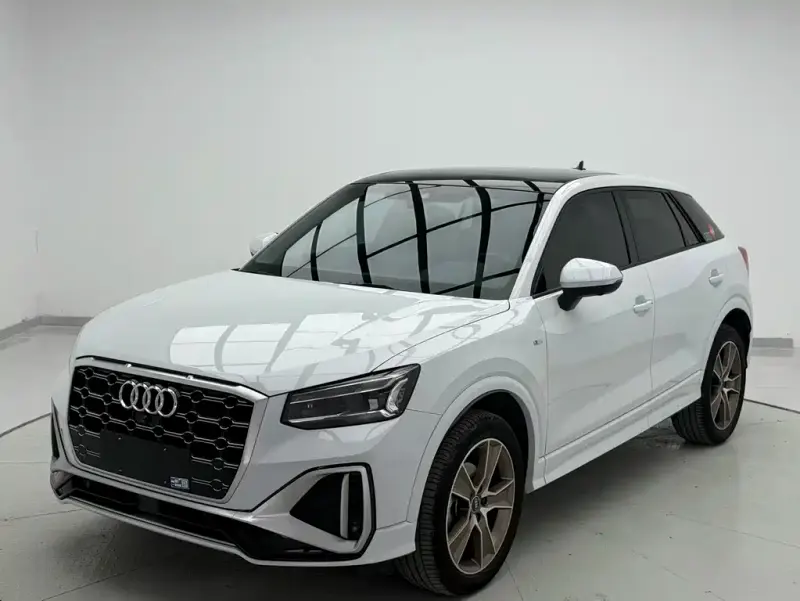 Audi Q2L, 2022