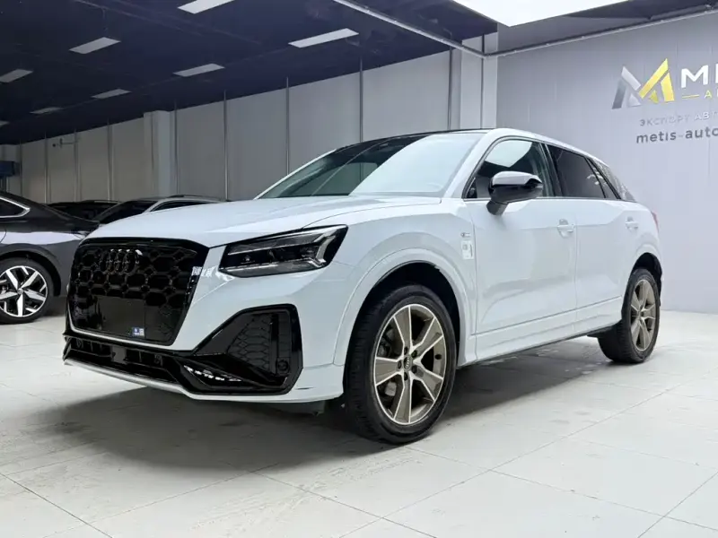 Audi Q2L, 2022
