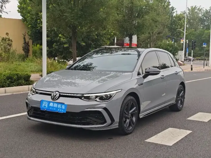 Volkswagen Golf, 2023
