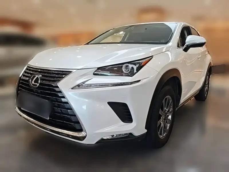 Lexus NX, 2021