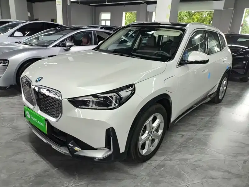 BMW iX1, 2025