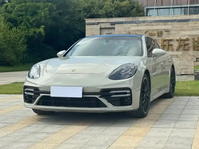 Porsche Panamera, 2013