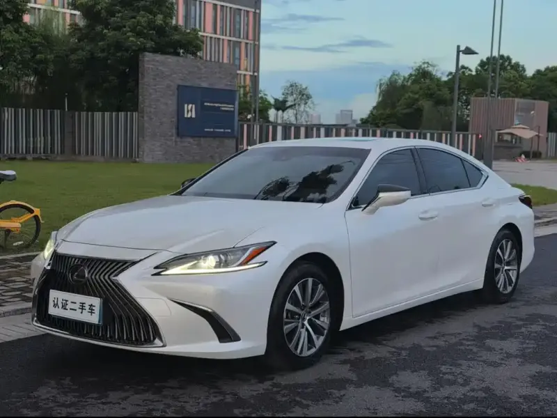 Lexus ES, 2018