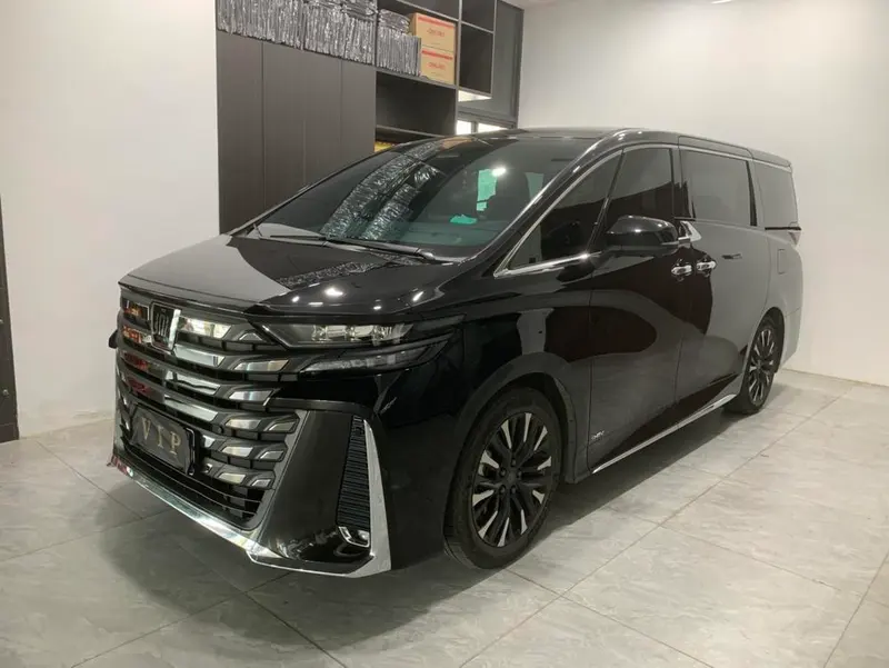 Toyota Vellfire 2.5L Smart Hybrid Dual Engine 4WD Ultimate Edition, 2023 — фото 1