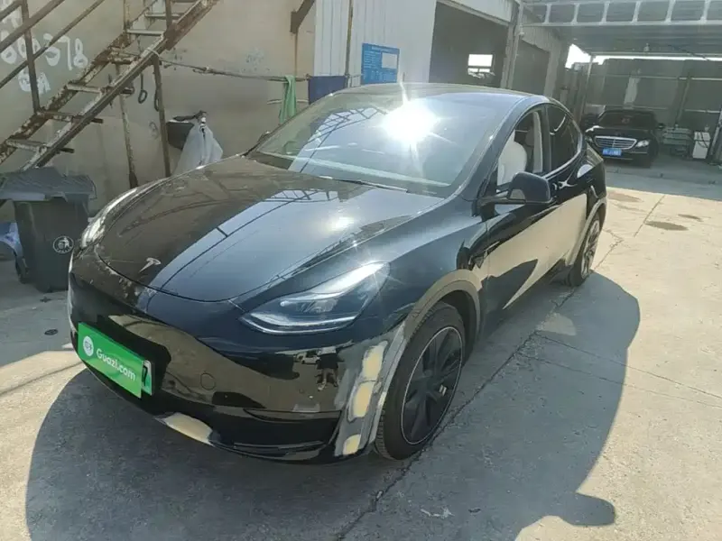 Tesla Model Y, 2022