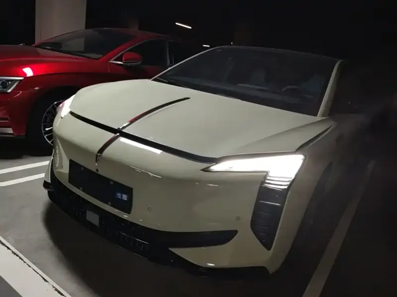 Hongqi EH7, 2026