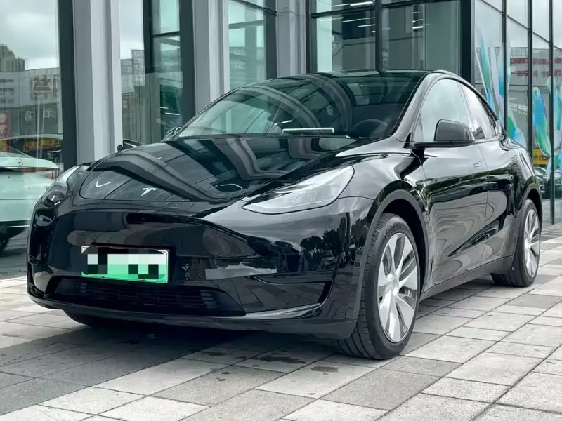 Tesla Model Y, 2023