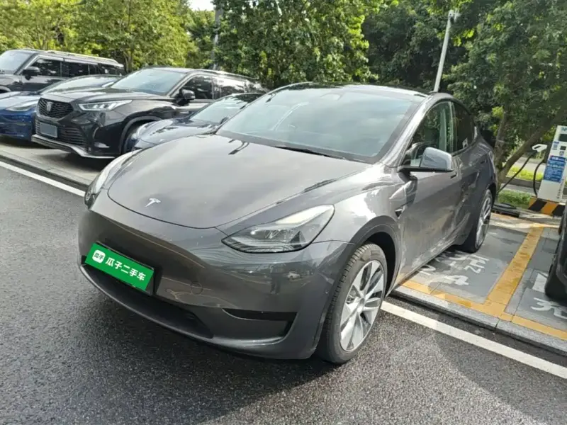 Tesla Model Y, 2022