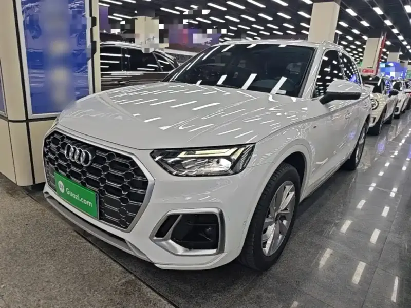 Audi Q5L, 2022