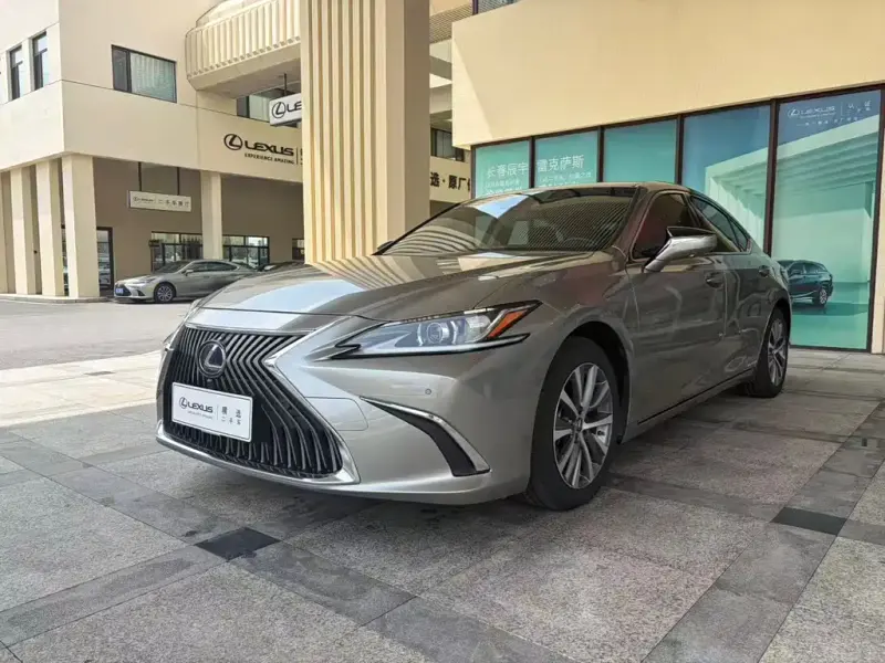 Lexus ES, 2021