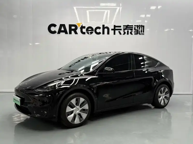 Tesla Model Y, 2023