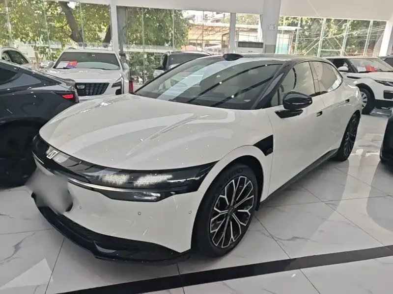 Zeekr 007, 2024
