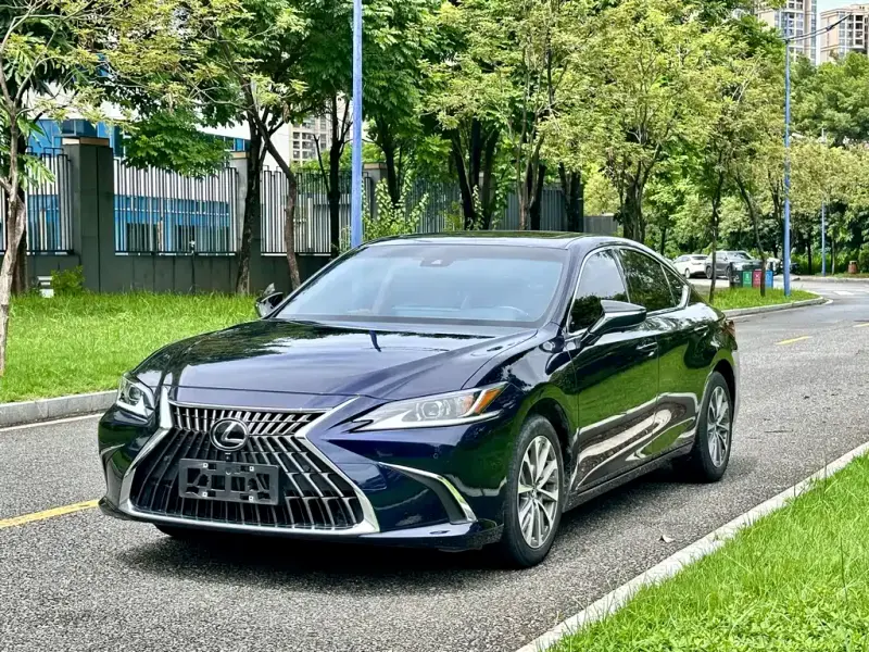 Lexus ES, 2023