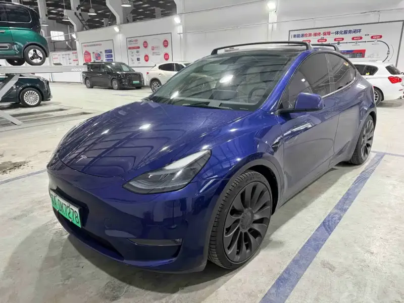Tesla Model Y, 2022