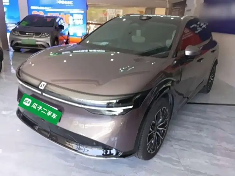 Zeekr 7X, 2025