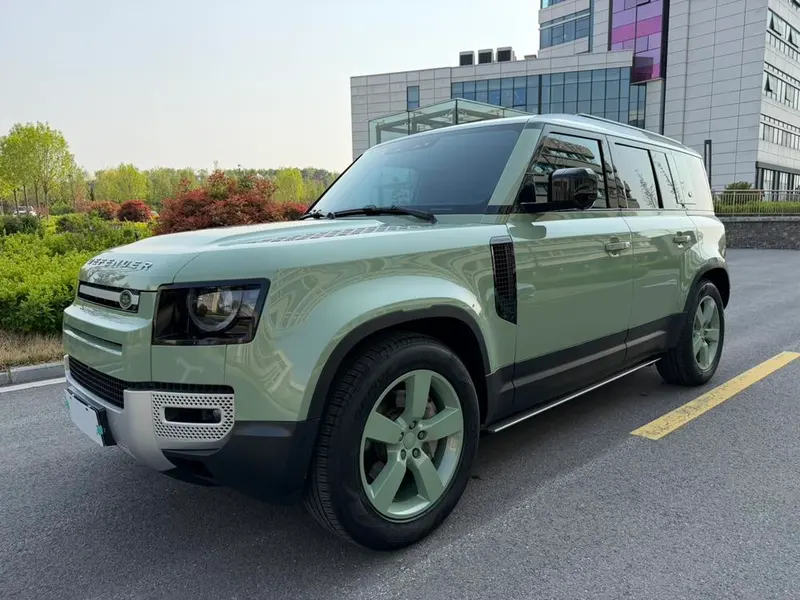 Land Rover Defender, 2023