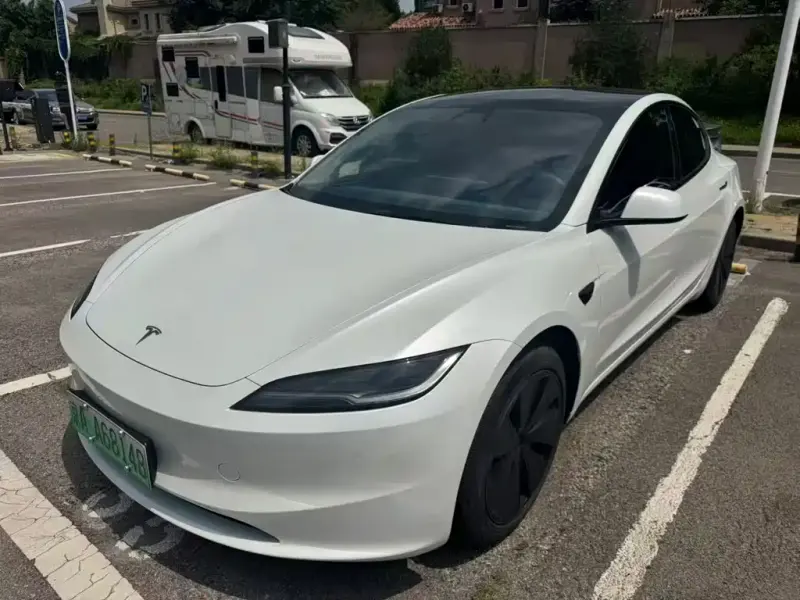 Tesla Model 3, 2024