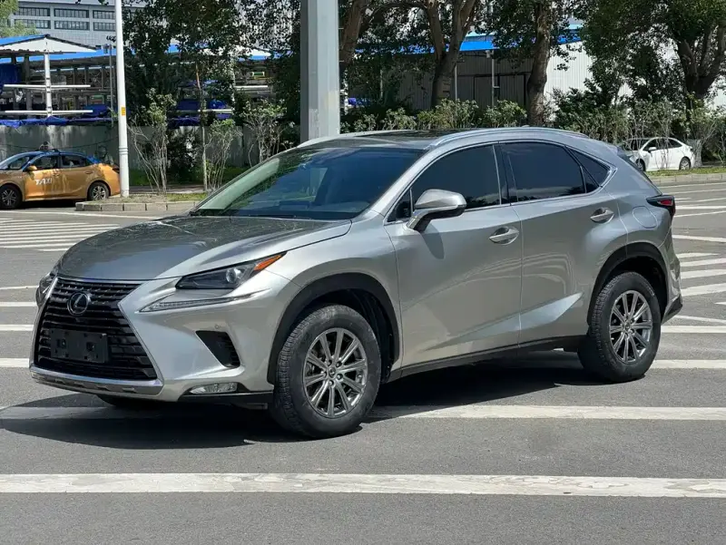 Lexus NX, 2019