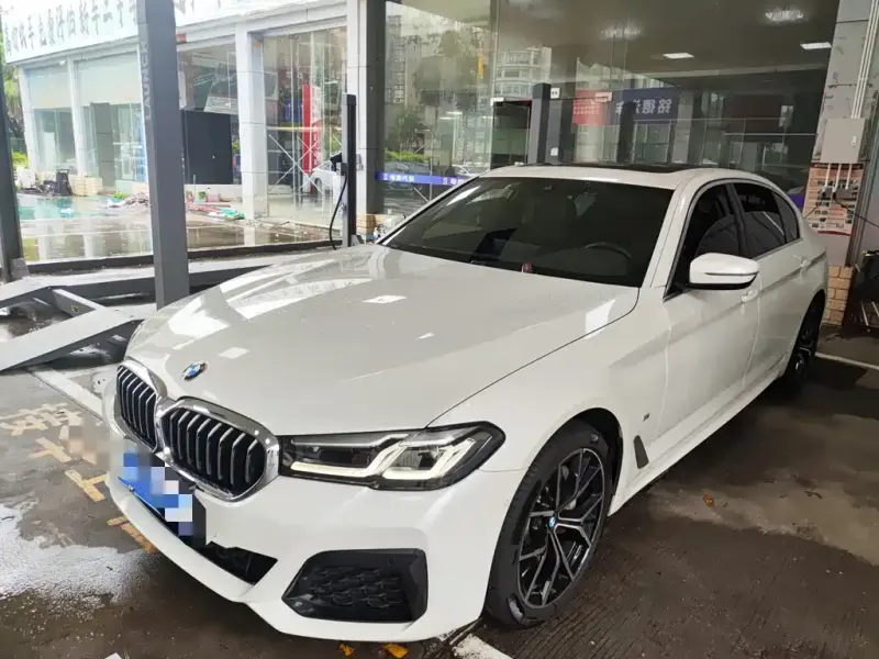 BMW 5 Series, 2022