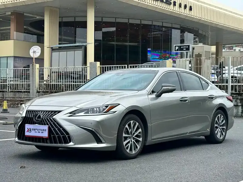 Lexus ES, 2024