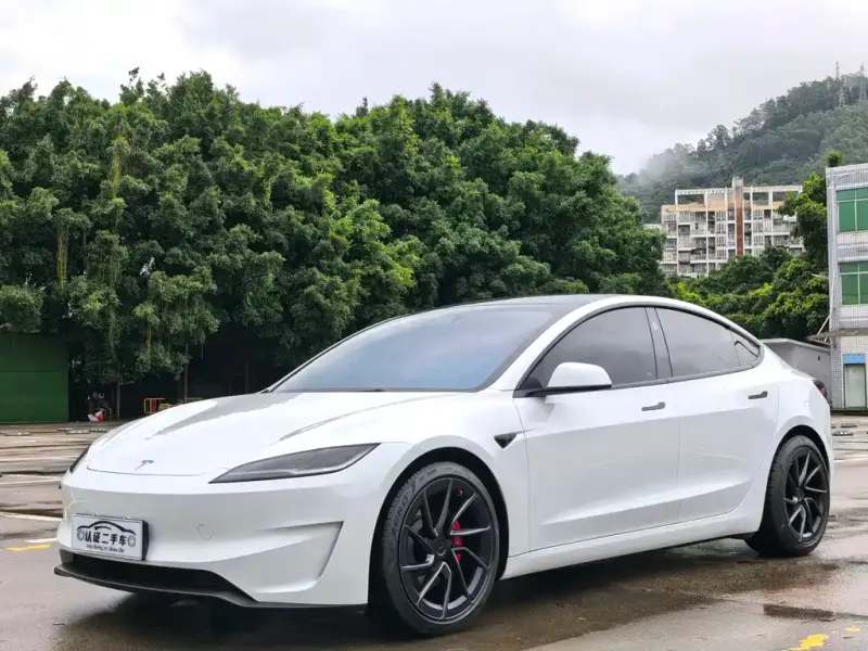 Tesla Model 3, 2024