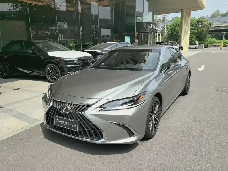 Lexus ES, 2024
