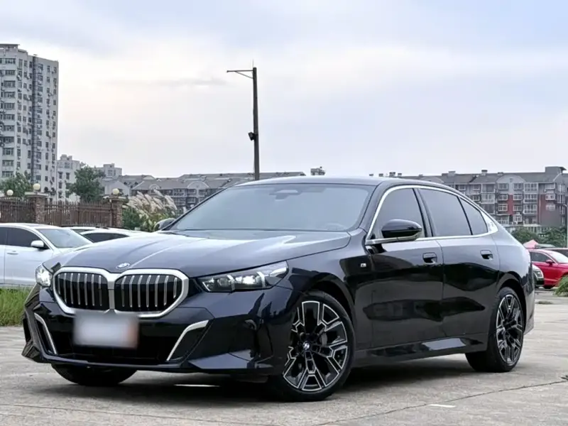 BMW 5 Series, 2025