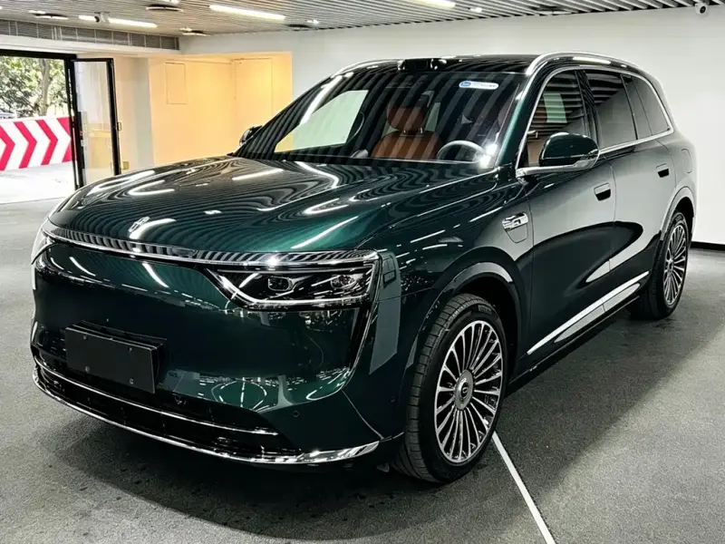 AITO M8, 2025