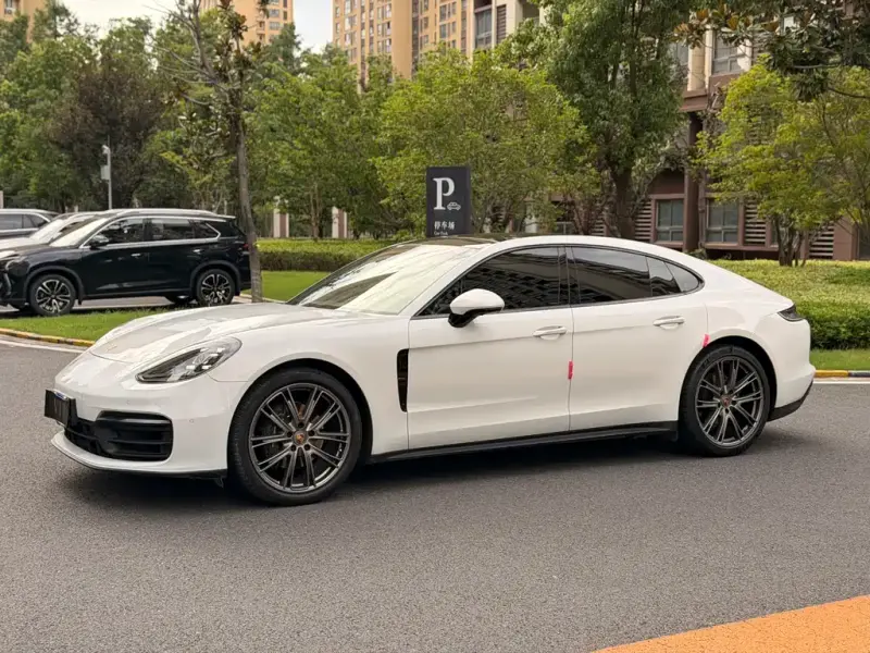 Porsche Panamera, 2022
