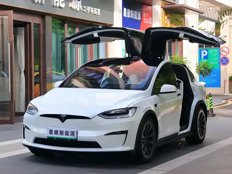 Tesla Model X, 2023