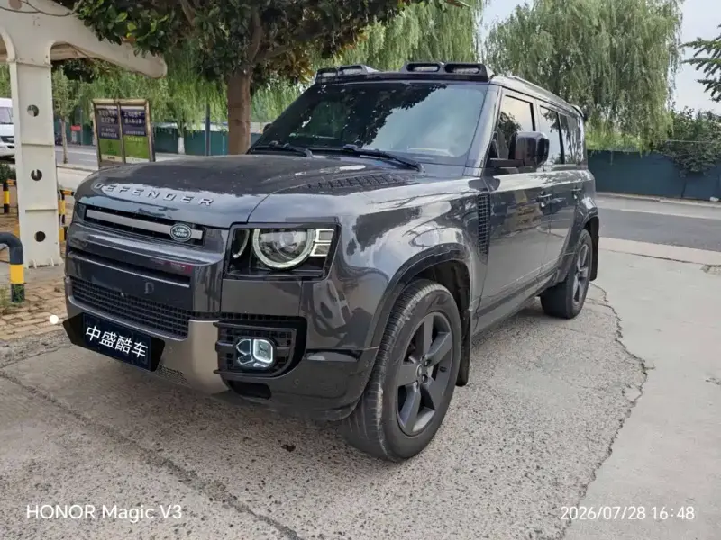 Land Rover Defender, 2024