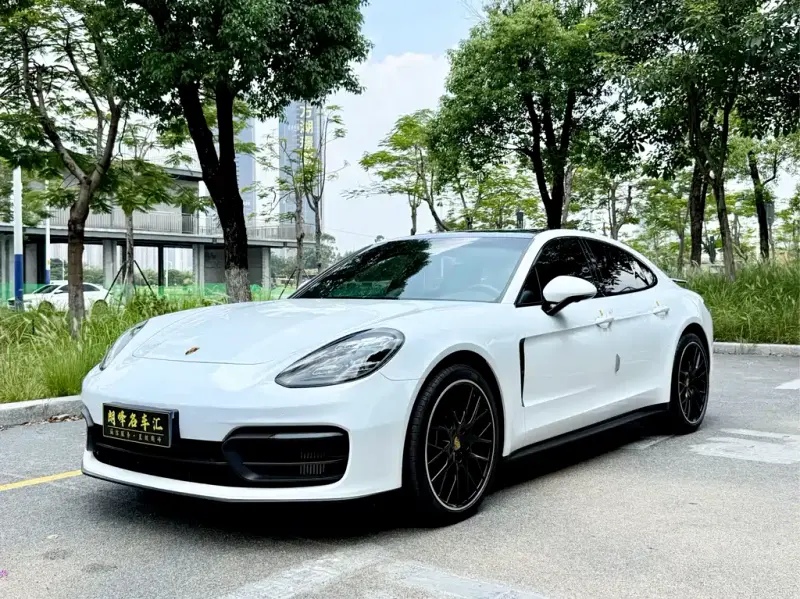 Porsche Panamera, 2023