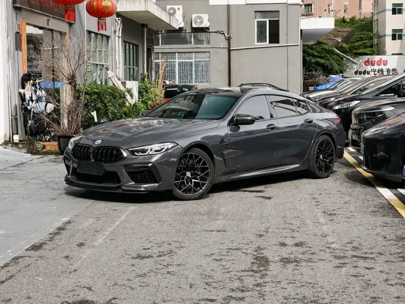 BMW M8, 2022