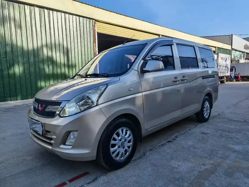 Wuling Rongguang V, 2016