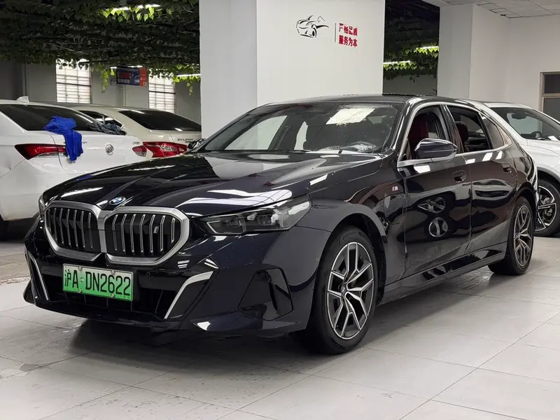 BMW i5, 2025