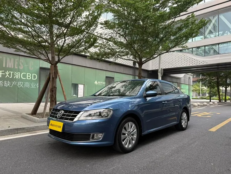 Volkswagen Lavida Facelift 1.4TSI DSG Comfort Edition, 2013 — фото 1