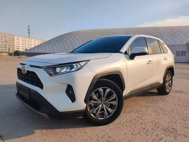 Toyota RAV4, 2023