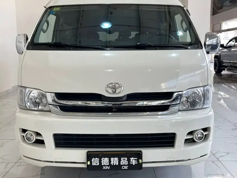 Toyota Hiace, 2010
