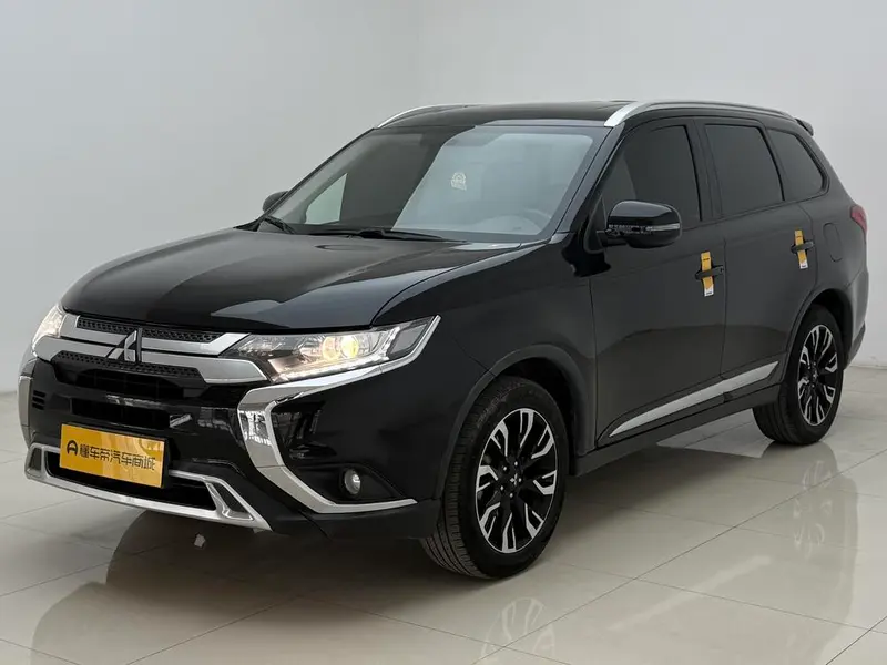 Mitsubishi Outlander, 2020