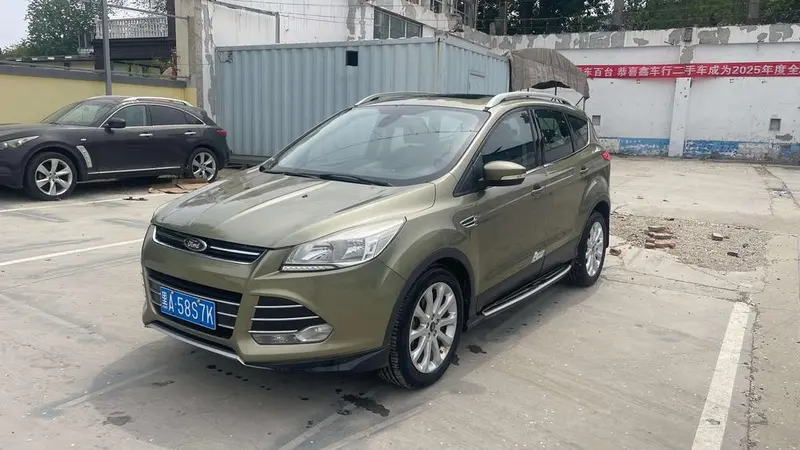 Ford Kuga, 2013
