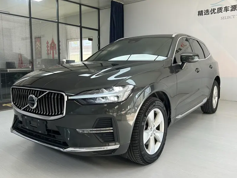 Volvo XC60 B5 4WD Luxury Edition, 2022 — фото 1