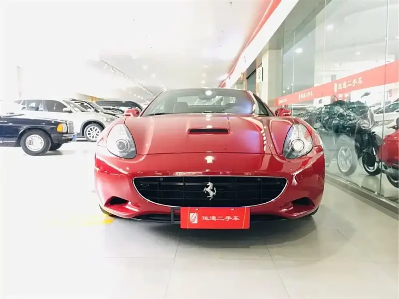 Ferrari California T, 2011