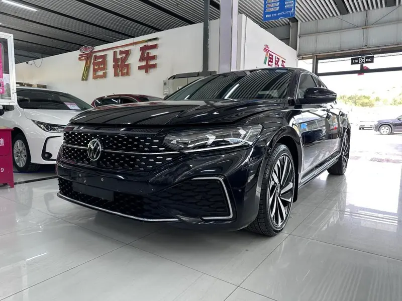 Volkswagen Passat, 2022