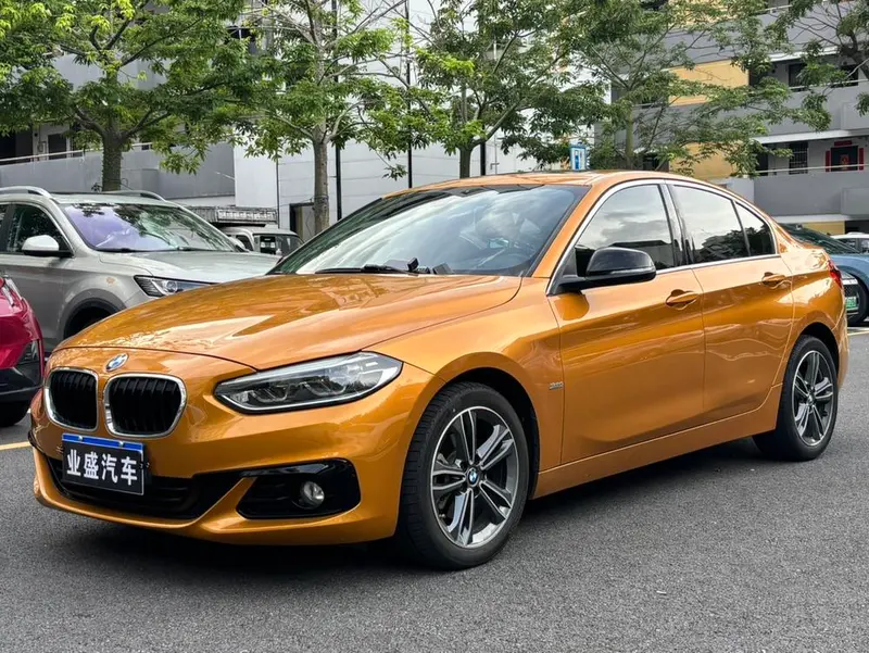 BMW 1-Series 118i Sport Version, 2017 — фото 1