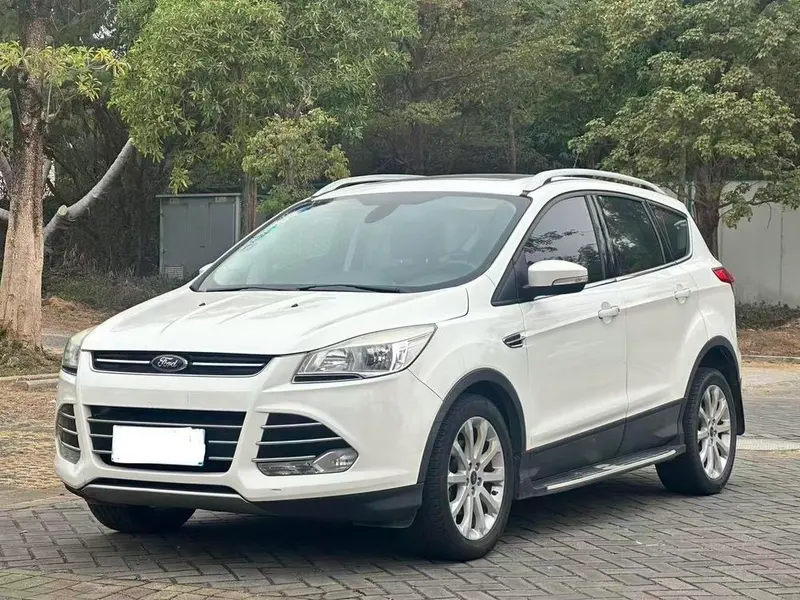 Ford Kuga, 2015